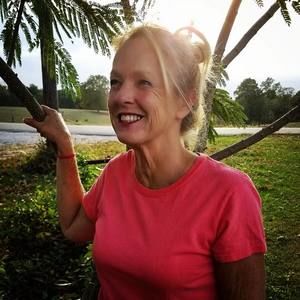 Meet your Posher, Debbie